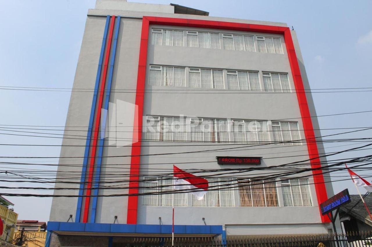 Brahma Hotel Mitra Reddoorz Jakarta Exterior photo