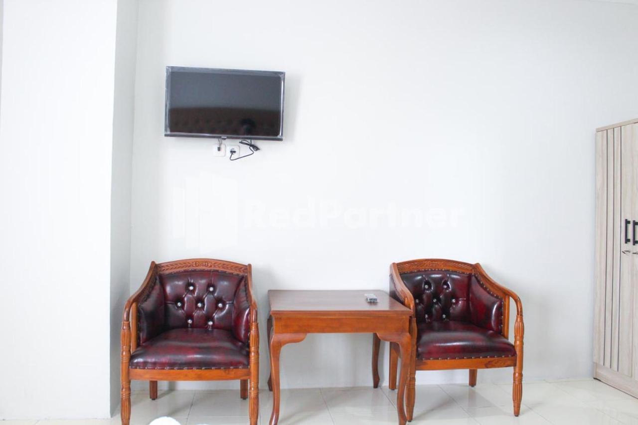 Brahma Hotel Mitra Reddoorz Jakarta Exterior photo
