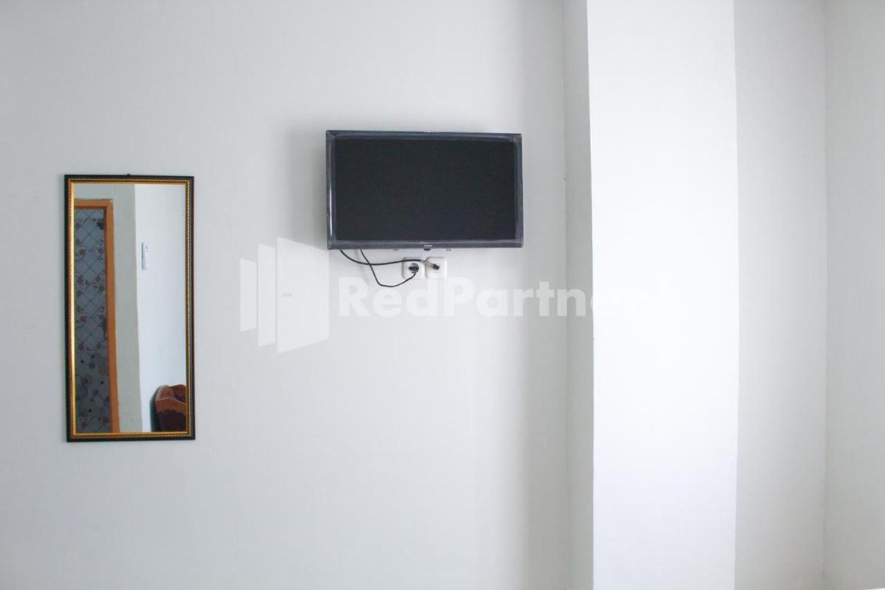 Brahma Hotel Mitra Reddoorz Jakarta Exterior photo