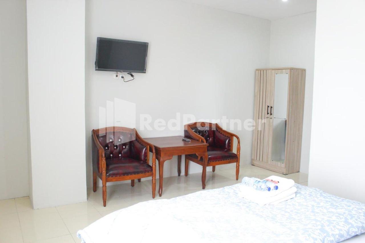 Brahma Hotel Mitra Reddoorz Jakarta Exterior photo