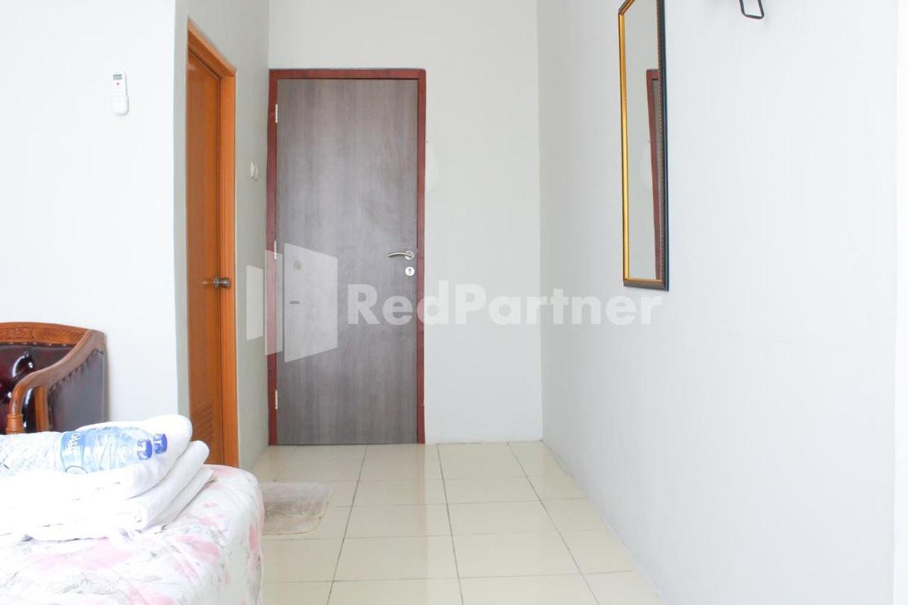 Brahma Hotel Mitra Reddoorz Jakarta Exterior photo